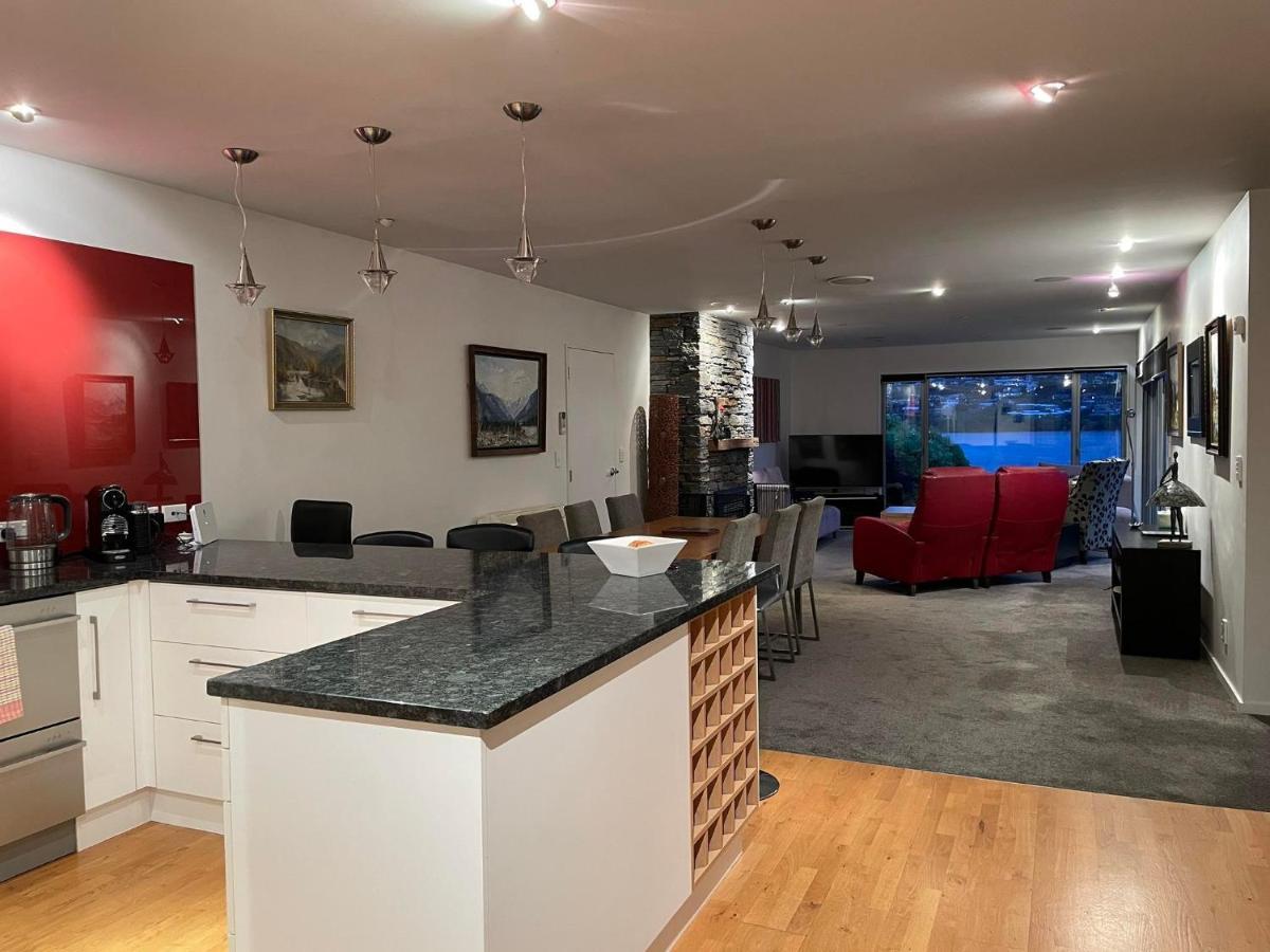 Peninsular Lakefront Queenstown Bagian luar foto